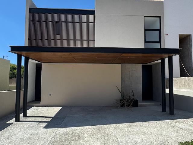 CASA EN RENTA EN ALTOZANO, ROCA
