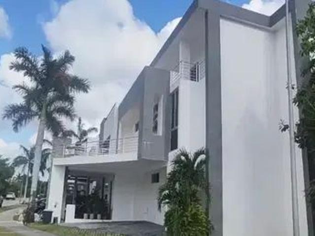 Casa En Renta En Aqua Residencial | 5 Recámaras Y Alberca Privada