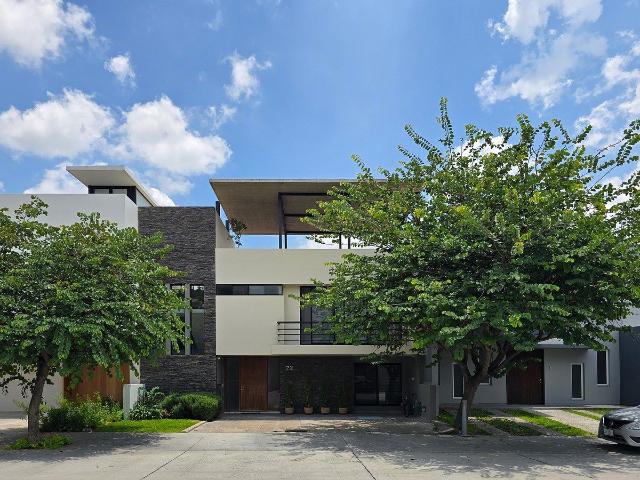 CASA EN RENTA EN BAJÍO HÁBITAT