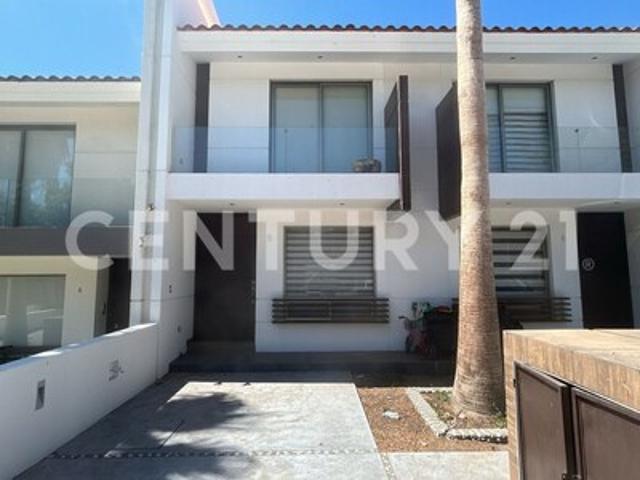 CASA EN RENTA EN BARRIO SAN AGUSTIN LA PRIMAVERA CULIACAN