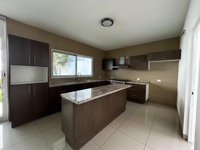 Casa en renta en Bonaterra residencial