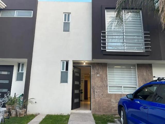 Casa en renta en bonito fraccionamiento a 5 min de Periférico