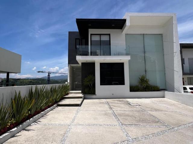 Casa en renta en Bosque Esmeralda