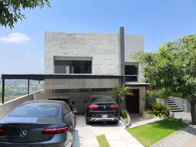 Casa en Renta en Bosque Real 600mts construcción, 3 Recamaras, Family 3 estaci