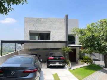 Casa en Renta en Bosque Real 600mts construcción, 3 Recamaras, Family 3 estaci