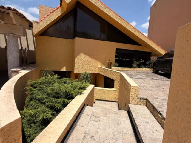Casa en renta en Bosques de las Lomas, Cuajimalpa de Morelos, Ciudad de México