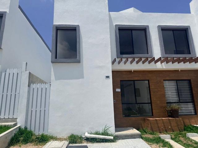 Casa en renta en Bosques de Sayab