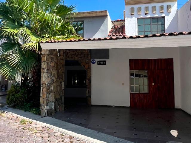 Casa en renta en Cumbres 5 sector