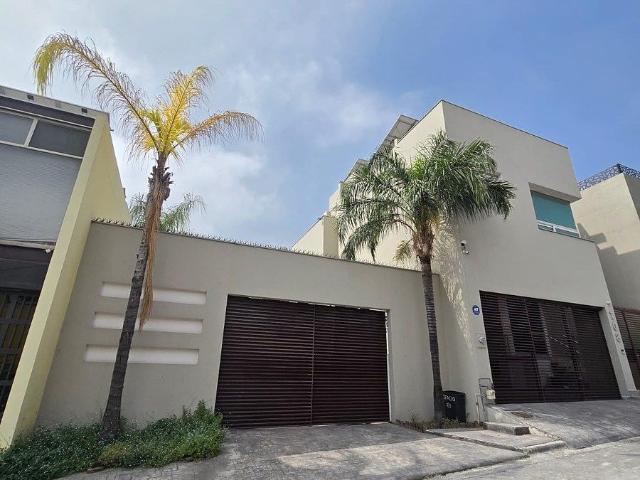 Casa en Renta en Cumbres Elite 8o Sector, Monterrey