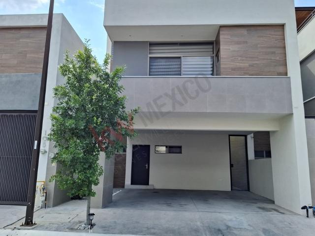 Casa en Renta en Cumbres La Joya, Monterrey, Amueblada y Equipada