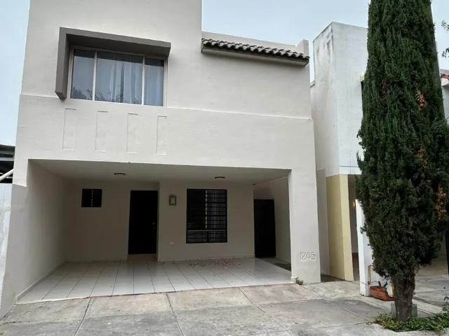 Casa en Renta en Cumbres San Agustin