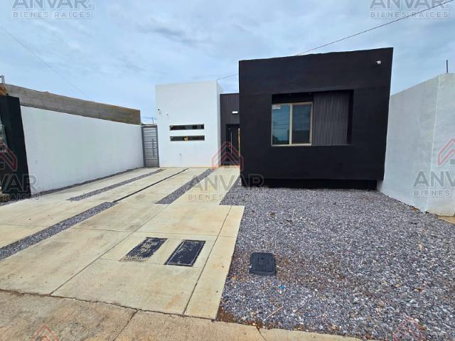 CASA EN RENTA EN CALLE IGNACIO ZARAGOZA, BARRIO LA PRESA