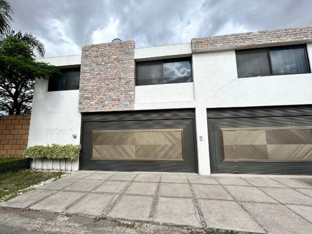 Casa en renta en Camino Real y Zavaleta