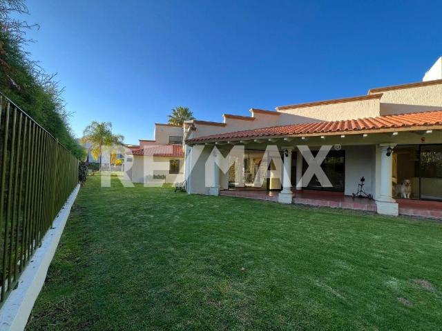 Casa en renta en campanario con jardin y jacuzzi Querétaro