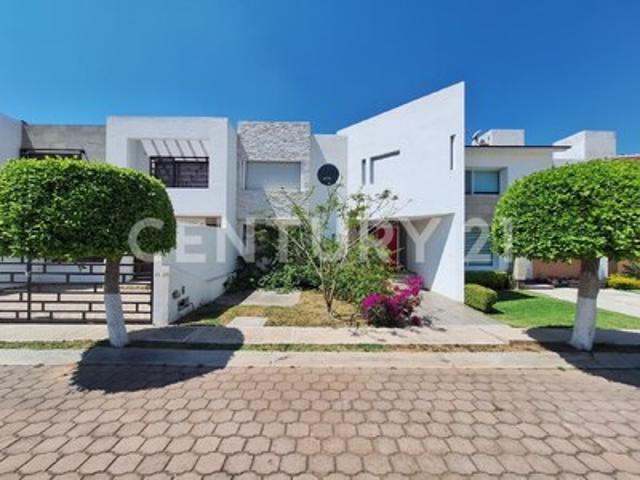 Casa en Renta en Campestre Bugambilias, SJR, Querétaro