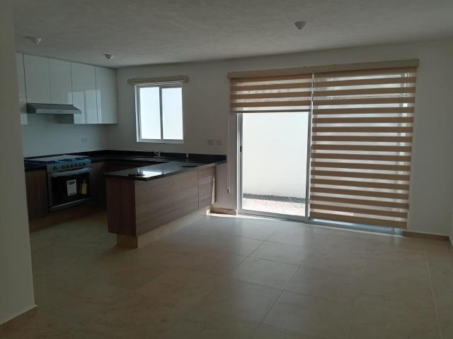 CASA EN RENTA EN CAPELLANIA RESIDENCIAL