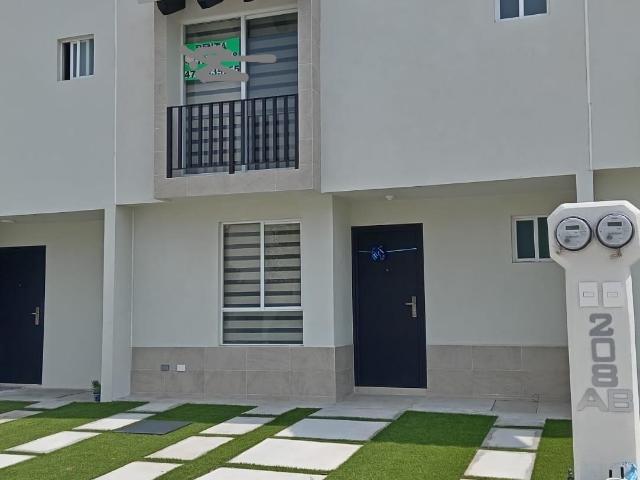 CASA EN RENTA EN CAPELLANIA RESIDENCIAL
