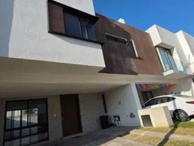 Casa en renta en capital norte 3 habitaciones