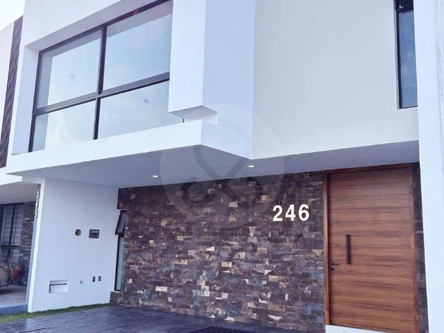 CASA EN RENTA EN CAPITAL NORTE
