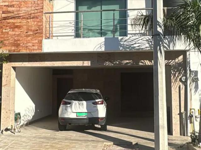 Casa en renta en Cerrada del Valle en Santa Catarina
