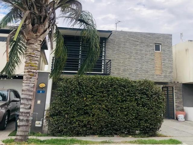 Casa en renta en Cerradas de Santa Rosa, Apodaca, Nuevo León