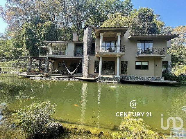 Casa en Renta en Cerro Colorado, Valle de Bravo, Estado de México