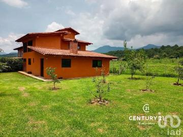 Casa en Renta en Cerro Colorado, Valle de Bravo, Estado de México