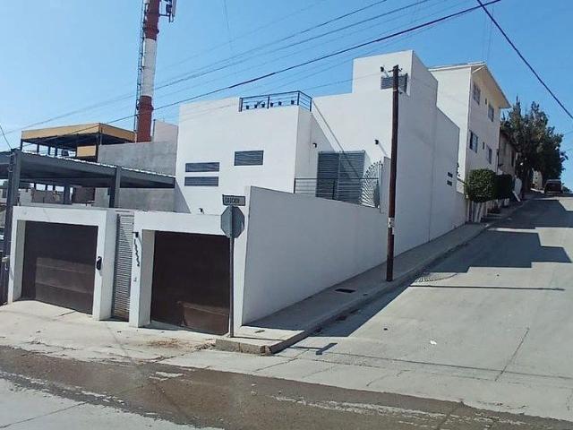 CASA EN RENTA EN CERRO COLORADO