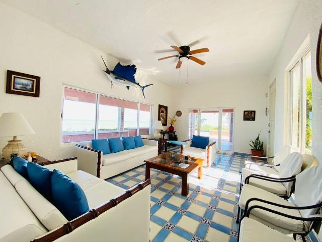 Casa en Renta en Chicxulub, Yucatán “ Frente al Mar” | NLP |