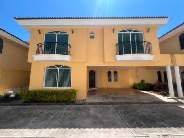 CASA EN RENTA EN CIUDAD GRANJA, ZAPOPAN