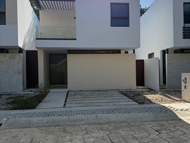 Casa en Renta en Ciudad Mayakoba, Playa del Carmen – Accesibilidad y Confort en Senderos Norte