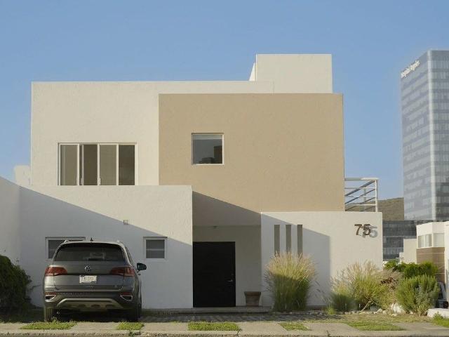 Casa en Renta en Claustros de la Catedrall, Centro Sur