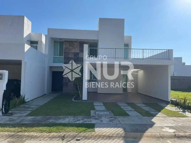 Casa en Renta en Cluster 12 Real Campestre