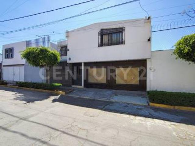 Casa en renta en Col. El Mirador, cerca del Parque Ecológico, Puebla