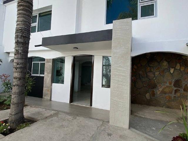 Casa en renta en Col. Jalisco, a una cuadra de Plaza Sendero