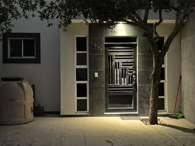 Casa en RENTA en Col. Real del Valle, Santa Catarina, Nuevo Le?n
