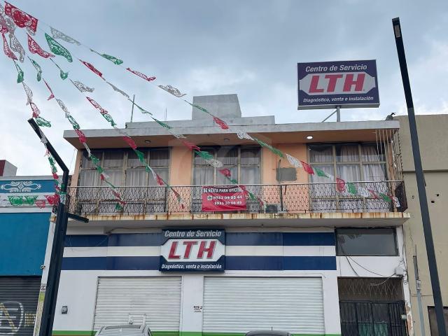 E53. CASA EN RENTA EN COLONIA CENTRO – AV. MALECON CARLOS A, MADRAZOS