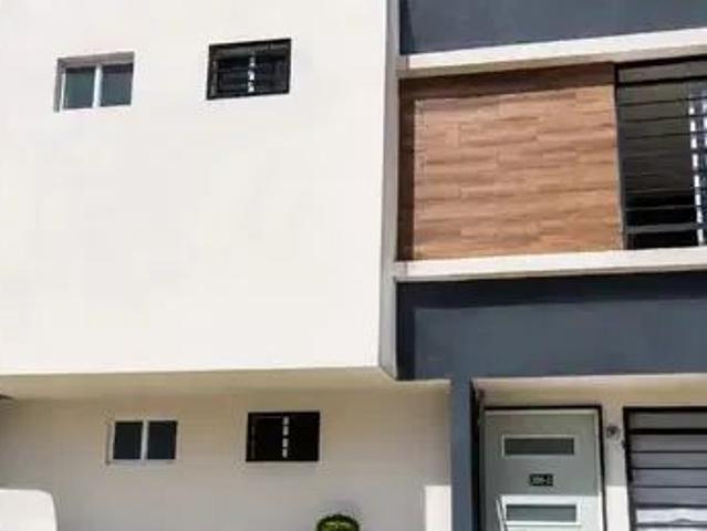 Casa En Renta En Colonia San Miguel Zinacantepec, Zinacantepec, Estado De México