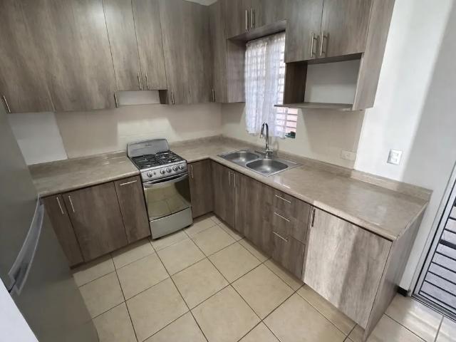 Casa en renta en comunidad privada Las Hadas, Gral. Escobedo