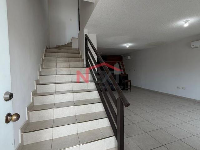 CASA EN RENTA EN CORSICA RESIDENCIAL