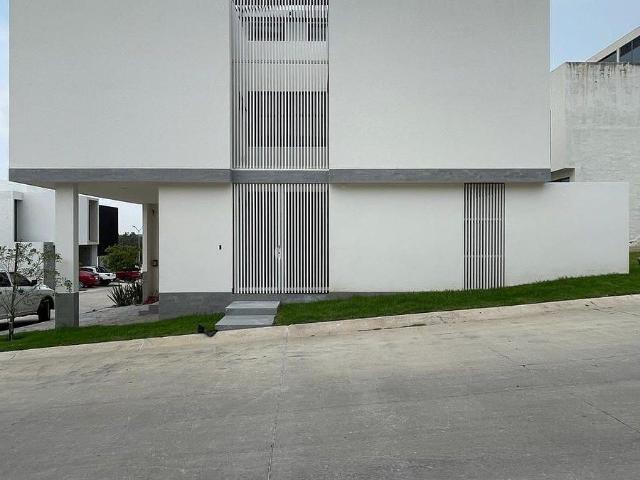Casa en Renta en coto Cerezos Capital Norte Zapopan
