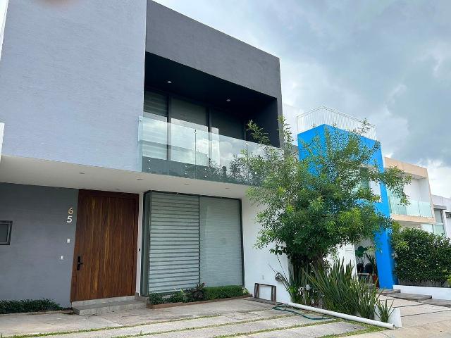 Casa en Renta en Coto Imperio Bizantino, Valle Imperial, Zapopan –