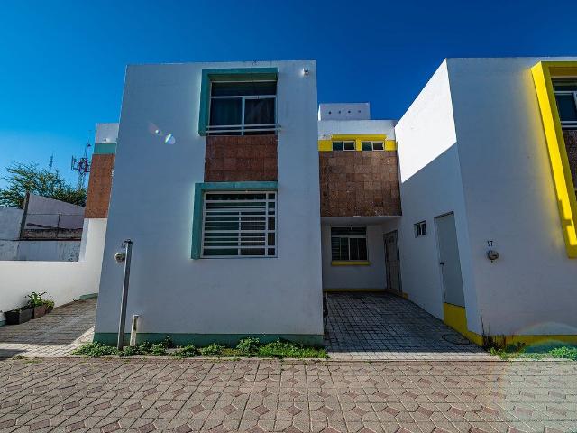 Casa en Renta en Coto Privado – Colonia Los Robles, cerca del Hospital Ángel