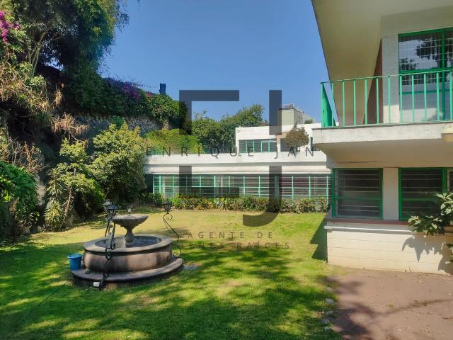 Casa en Renta en Coyoac?n: Espacio Multifuncional con Oficinas, Jard?n y Terraza