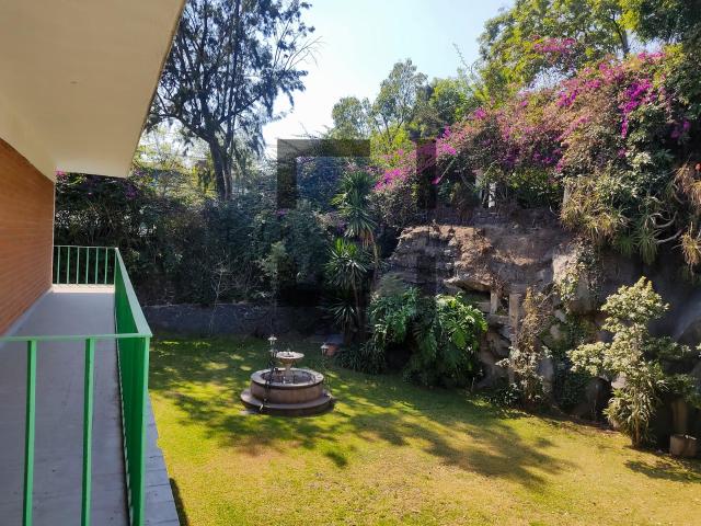 Casa en Renta en Coyoac?n: Espacio Multifuncional con Oficinas, Jard?n y Terraza