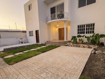 Casa en renta en Cozumel con 3 rec?maras amplia y remodelada