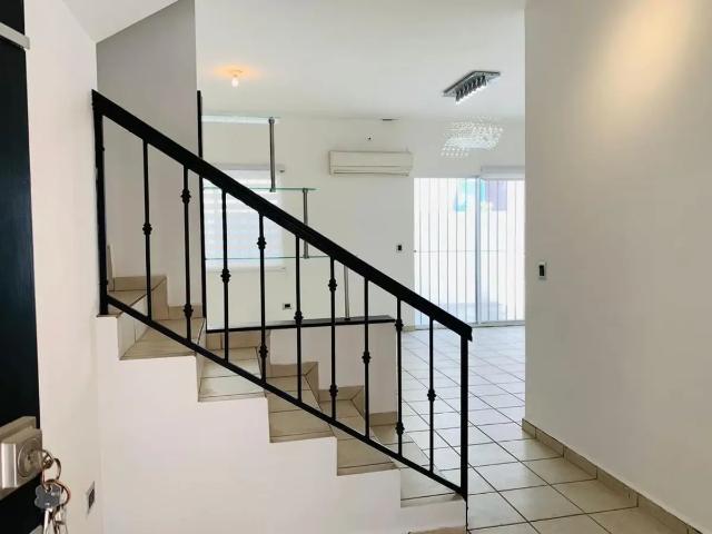 Casa en Renta en Del Paseo residencial