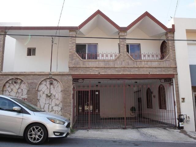 CASA EN RENTA EN DEL PASEO RESIDENCIAL, MONTERREY