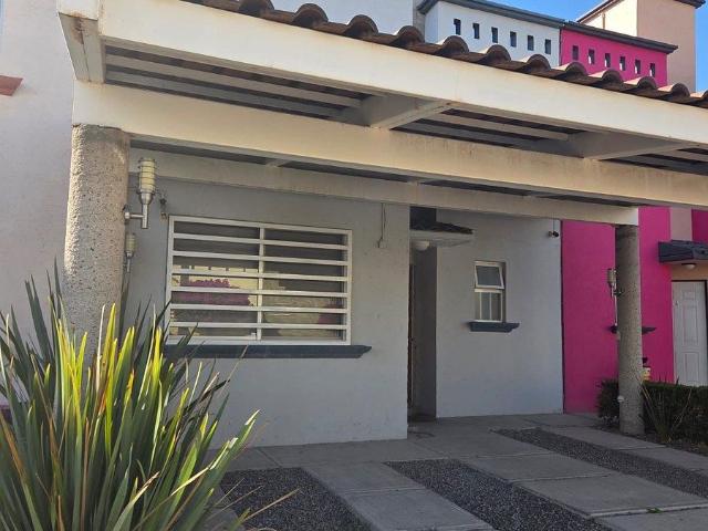 CASA EN RENTA EN EUCALIPTOS AMUEBLADA