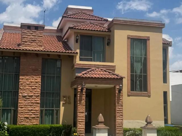 CASA EN RENTA EN EXHACIENDA SAN JOSE TOLUCA